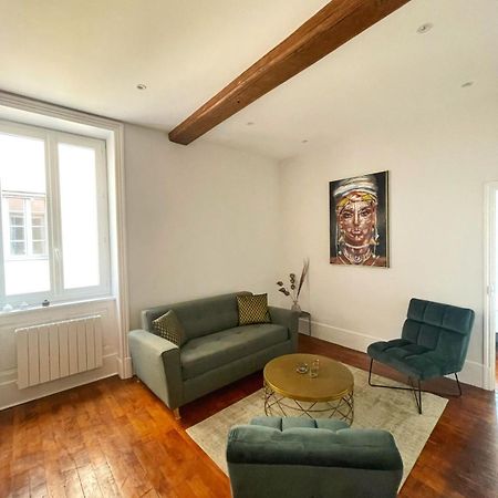 Center Macon Charmant Appartement Avec Vue Sur La Saone Luaran gambar